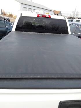 1838922 Chevrolet Used Tonneau Cover Fits 2014 Silverado 1500 Pickup Grade A