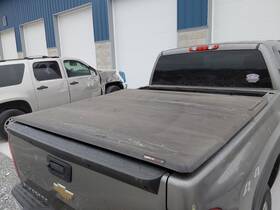 147.gm8m13 Chevrolet Truck Local Pickup Only Silvrdo15 2013 Topper/tonneau 2778518