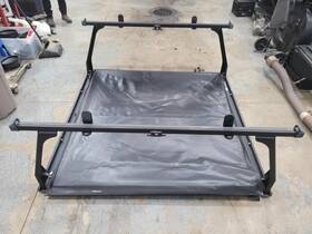 147.gm8m14 Chevrolet Truck Silvrdo15 2014 Topper/tonneau