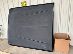 147.gm8m15 Chevrolet Truck Local Pickup Only Silvrdo15 2015 Topper/tonneau 104789164
