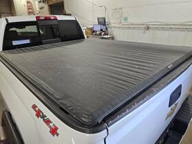 147.gm8m17 Chevrolet Truck Silvrdo15 2017 Topper/tonneau 600702