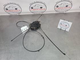 147.gm8s05 Chevrolet Truck 2005 Chevy Ssr Tonneau Lock Box Assembly Under Bed With Key - Oem