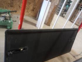 147.fd8120 Ford Tri-fold Topper/tonneau Cover For 2020 F150 3029356