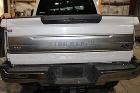170-2070a Ford 17-19 F250 White Platinum King Ranch Rear Tailgate Decklid With Camera Step Oe Wty