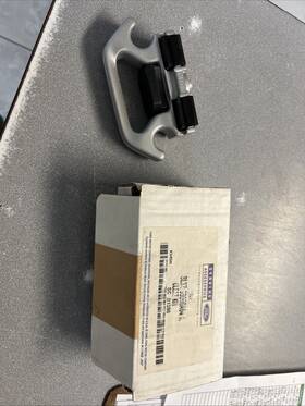 8l3z-99000a64-a Ford Cleat Kit