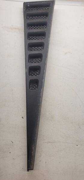 15086872 General Motors 2002 - 2013 Escalade Ext Avalanche Left Rear Water Drain Deflector