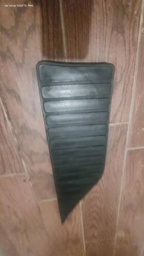 15552207b-lh Gm 88-98 Chevrolet Silverado Gmc Sierra Left Front Stepside Bed Side Step Pad