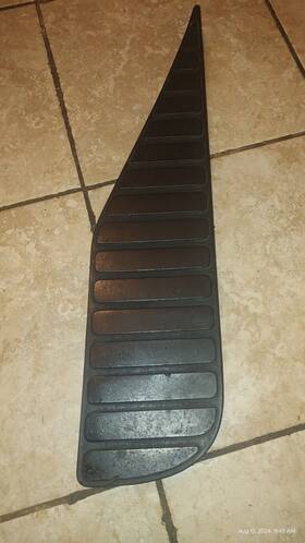 15552209b-lh Gm 88-98 Chevrolet Silverado Gmc Sierra Right Rear Stepside Bed Side Step Pad