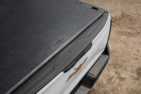 85652531 Gm Oem 2024 Silverado Ev Soft Roll Up Tonneau Cover Midgate Bed