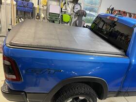 68581085aa Mopar Oem 5.7ft Bed Tri-fold Tonneau Cover Ram 1500 Crew Cab 19-24