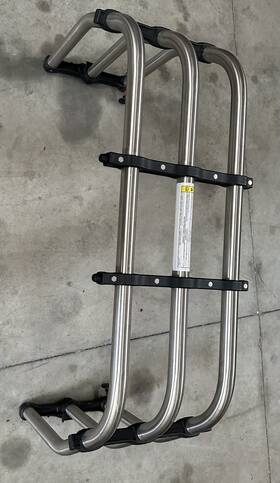 1u5a-19g299-aa Motorcraft 2001 - 05 Ford Sport Trac Retractable Bed Extender. Good Condition