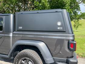 70100003 Overland Vehicle Systems Ovs Jeep Gladiator 5ft Bed - Expedition Truck Cap With Full Wing Doors Front And