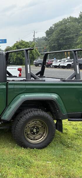 496m-xt Roll-n-lock Jeep Gladiator Secure Tonneau Cover By Realtruck Series M And Xt. T Slot