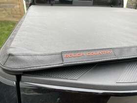 41805522 Rough Country Soft Tri-fold Bed Cover 5ft For Nissan Frontier 22-24