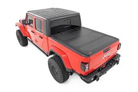 Rc49620500 Rough Country Hard Tri-fold Flip Up Bed Cover 5ft Jeep Gladiator Jt 4wd 20-25