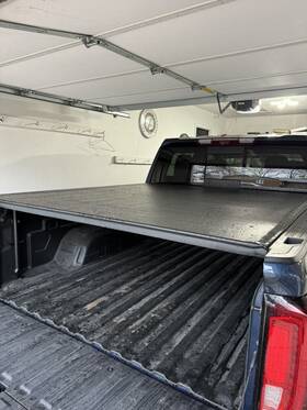 572401 Truxedo Used Lo Pro Tonneau Cover For 19-24 Silverado Sierra 1500 5.9 Ft Bed