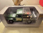 Speccast 29020 1:32 Die John Deere 1953 Willys Jeep Stake Bed Truck Bank. Fixed Price $44.99.